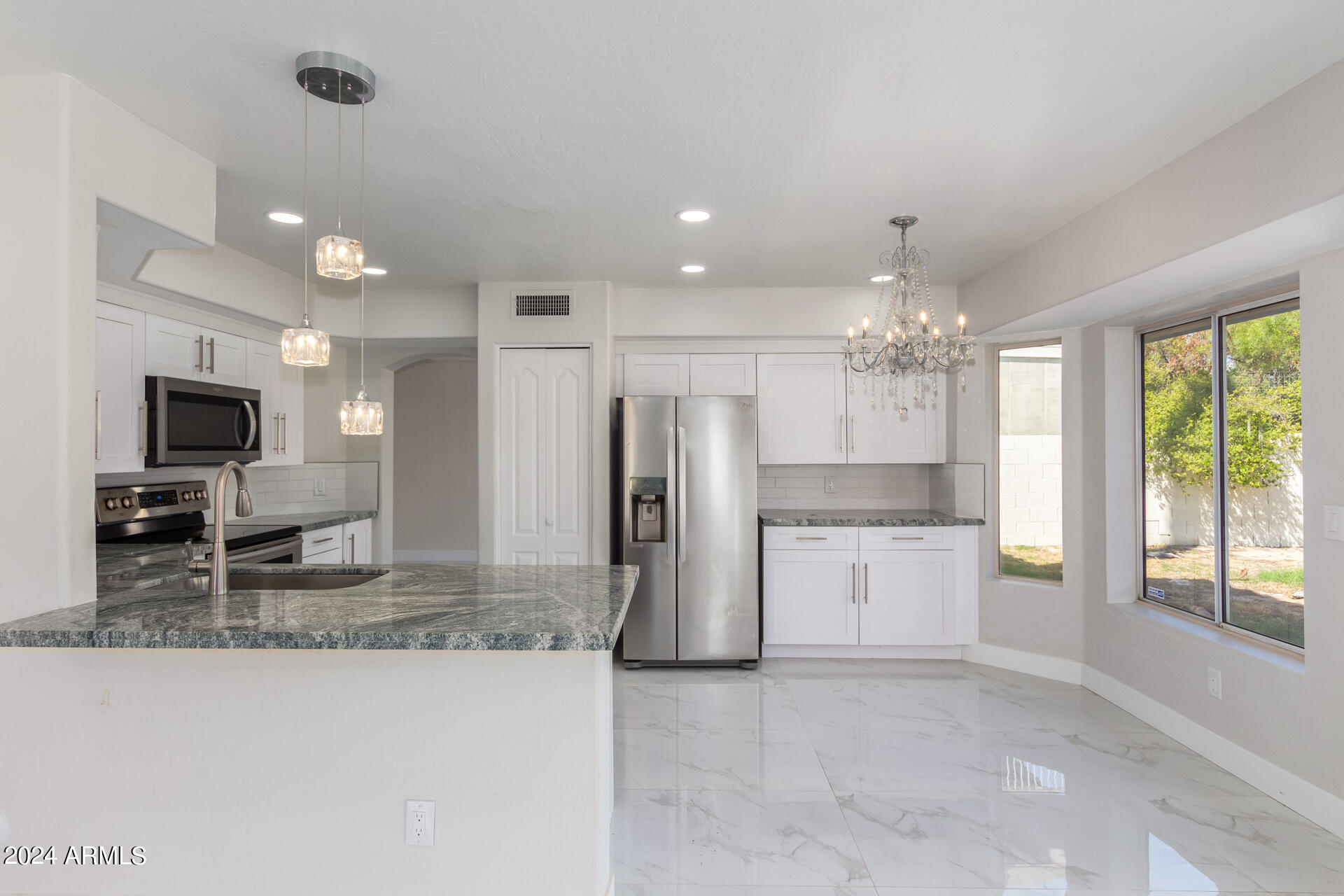 9611 South 50th Street Phoenix, AZ 85044 - Photo 9 of 40 20-50th