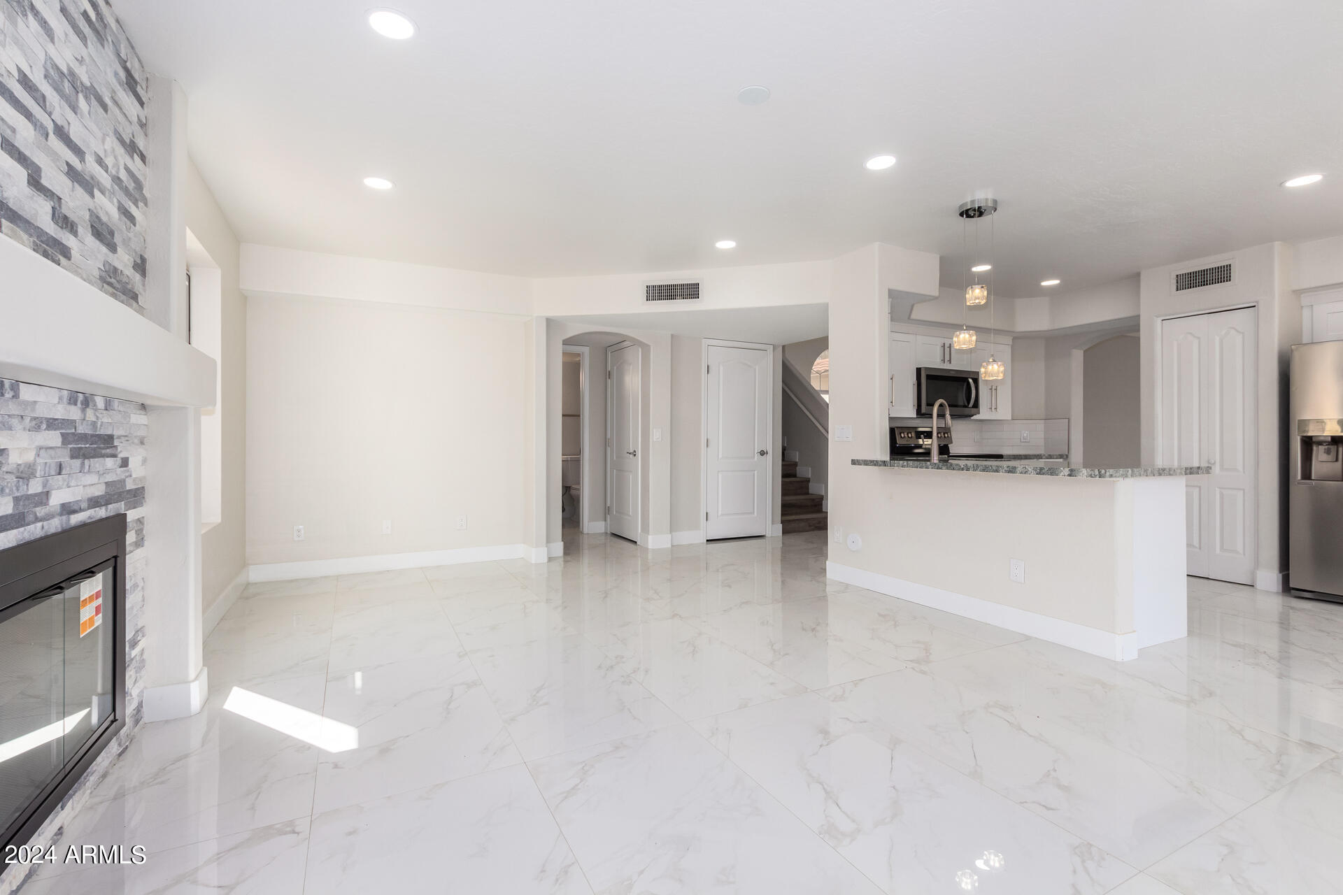 9611 South 50th Street Phoenix, AZ 85044 - Photo 10 of 40 19-50th