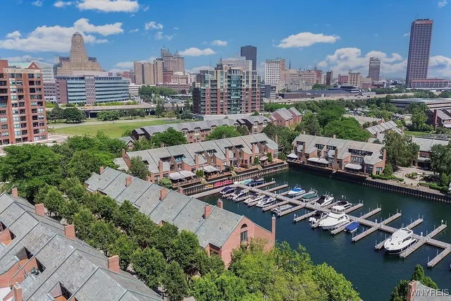 $875,000 | 252 Rivermist Drive, Buffalo, NY 14202