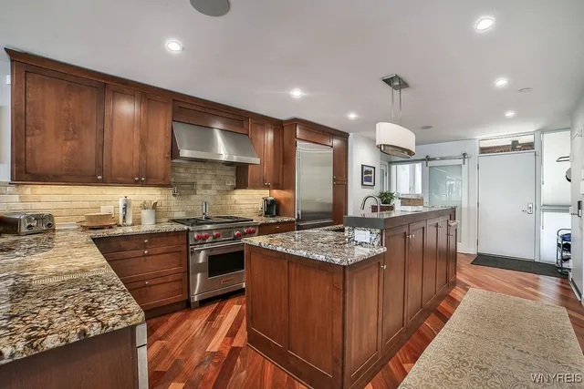 $875,000 | 252 Rivermist Drive, Buffalo, NY 14202