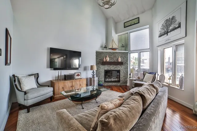 $875,000 | 252 Rivermist Drive, Buffalo, NY 14202