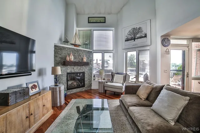 $875,000 | 252 Rivermist Drive, Buffalo, NY 14202