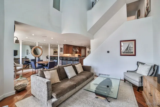 $875,000 | 252 Rivermist Drive, Buffalo, NY 14202