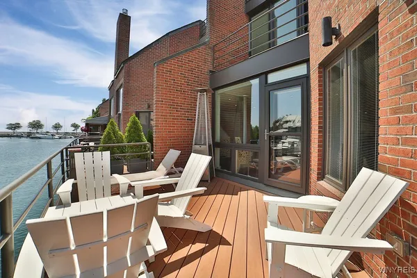 $850,000 | 252 Rivermist Drive, Buffalo, NY 14202