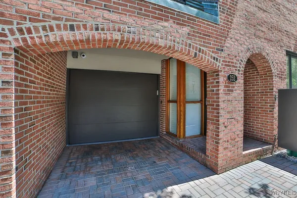 $850,000 | 252 Rivermist Drive, Buffalo, NY 14202