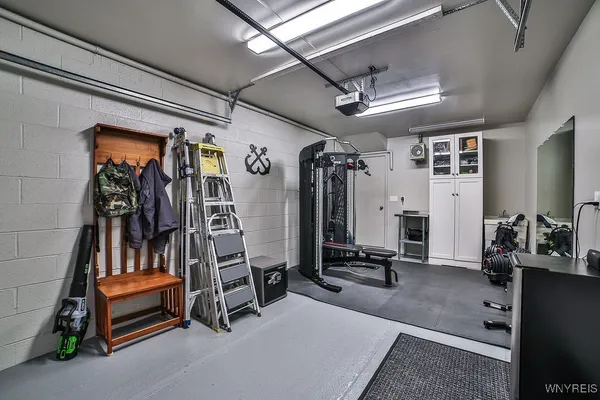 $850,000 | 252 Rivermist Drive, Buffalo, NY 14202