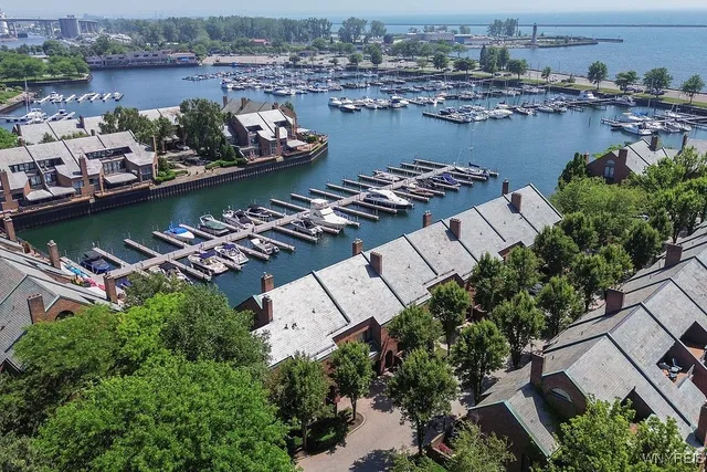 $875,000 | 252 Rivermist Drive, Buffalo, NY 14202