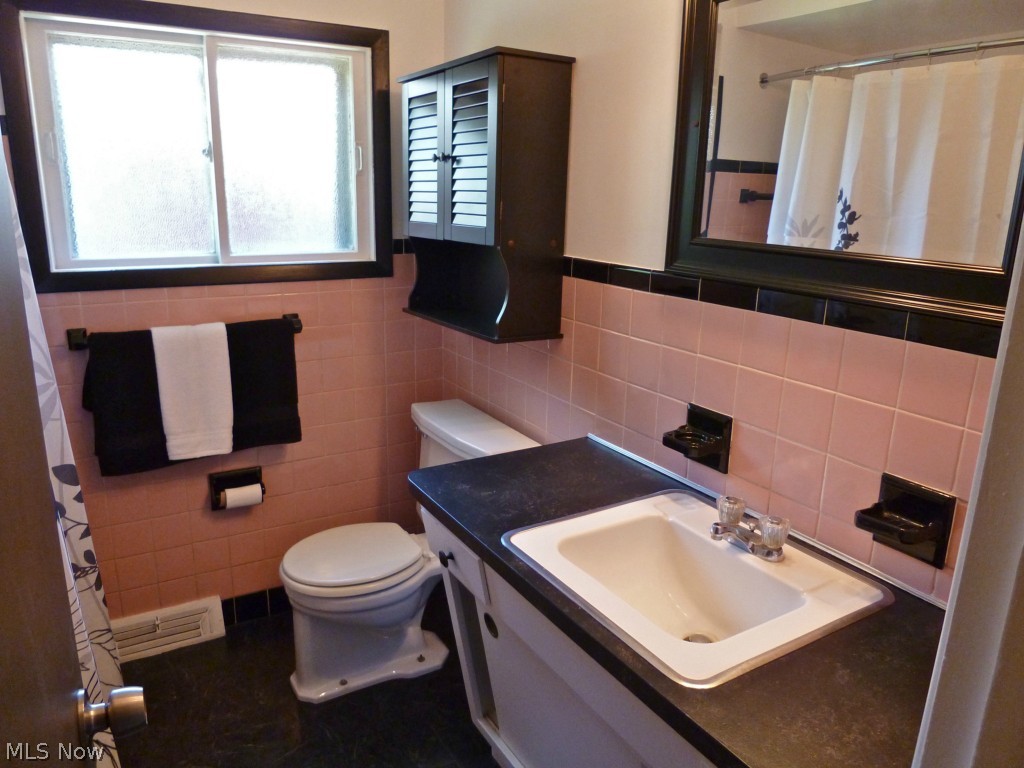 6431 Longridge Road Cleveland, OH 44124 - Photo 11 of 22