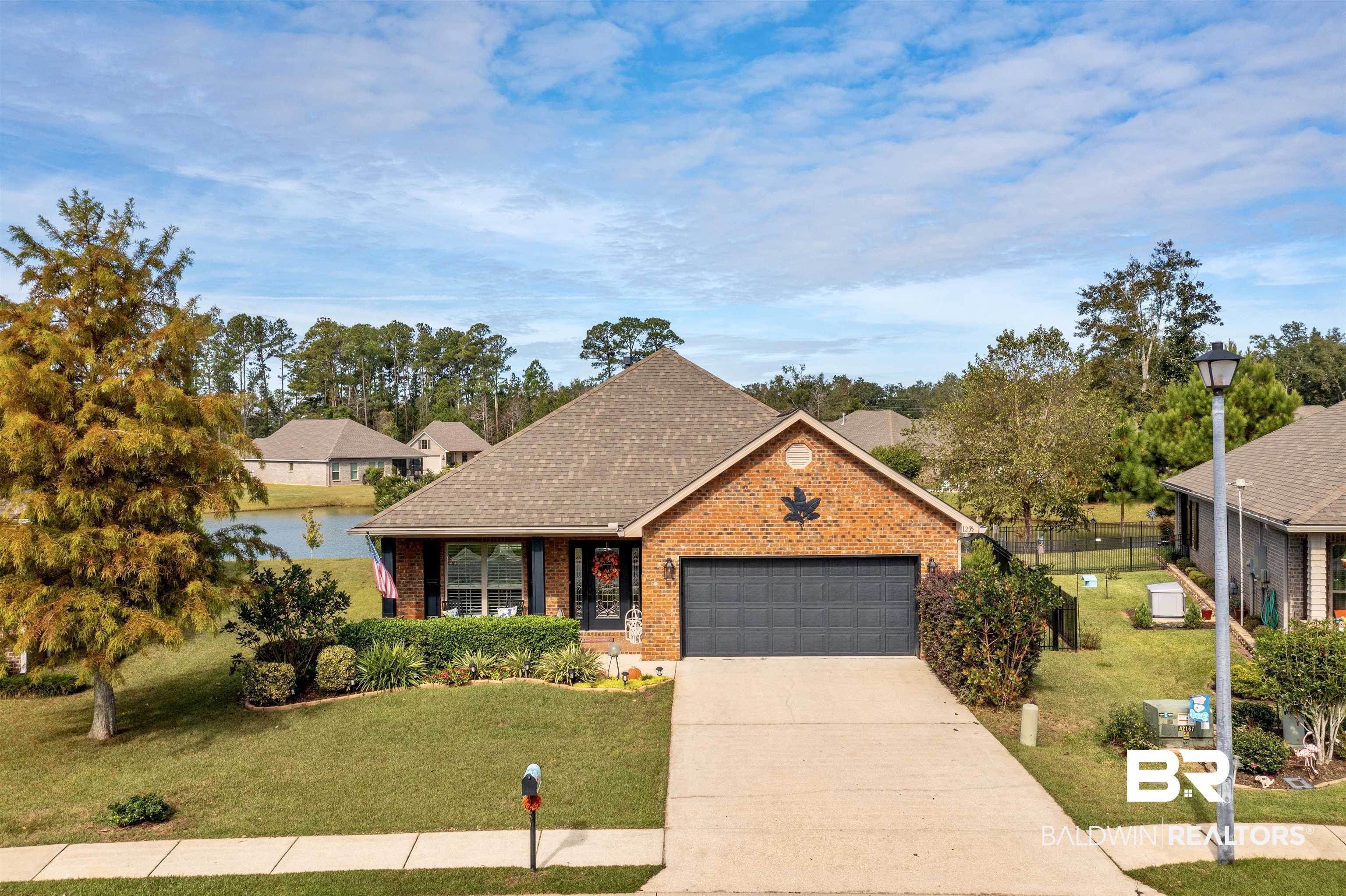 1235 SURREY LOOP