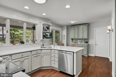 $685,000 | 2 Strafford Court, Medford, NJ 08055