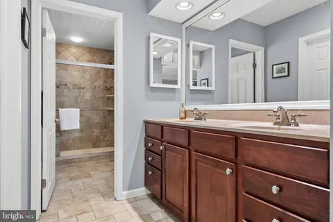 $685,000 | 2 Strafford Court, Medford, NJ 08055