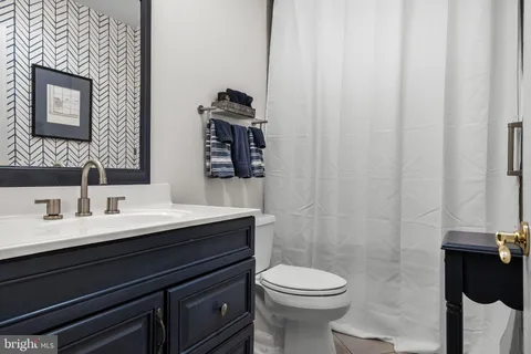 $685,000 | 2 Strafford Court, Medford, NJ 08055