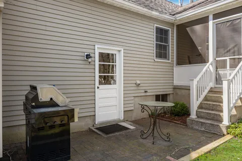 $685,000 | 2 Strafford Court, Medford, NJ 08055
