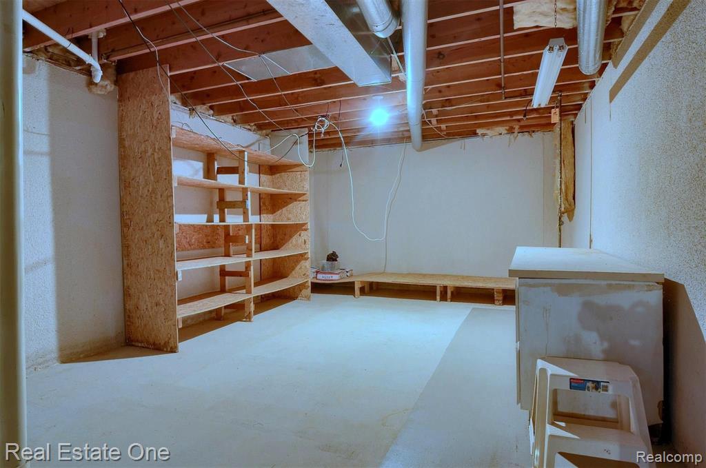6140 Spring Vale Road, Unit 94 West Bloomfield, MI 48322 - Photo 31 of 37 Gallery Image 31