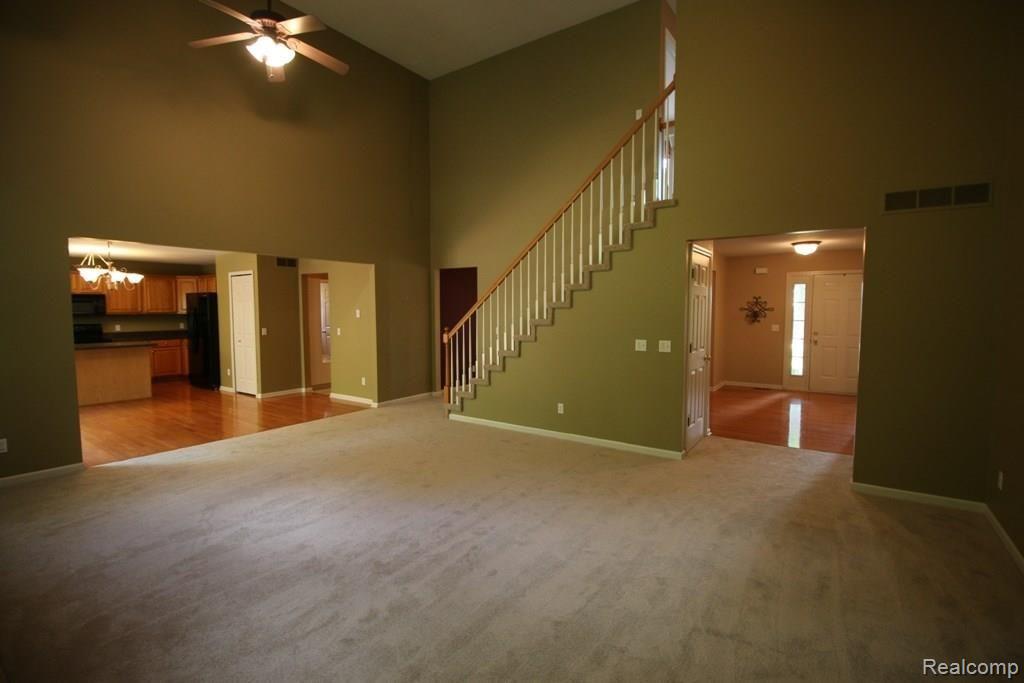 9879 Viewcrest Court Howell, MI 48843 - Photo 4 of 33 IMG_0390.JPG