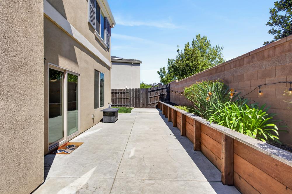 2797 Rainer Way Antelope, CA 95843 - Photo 14 of 57