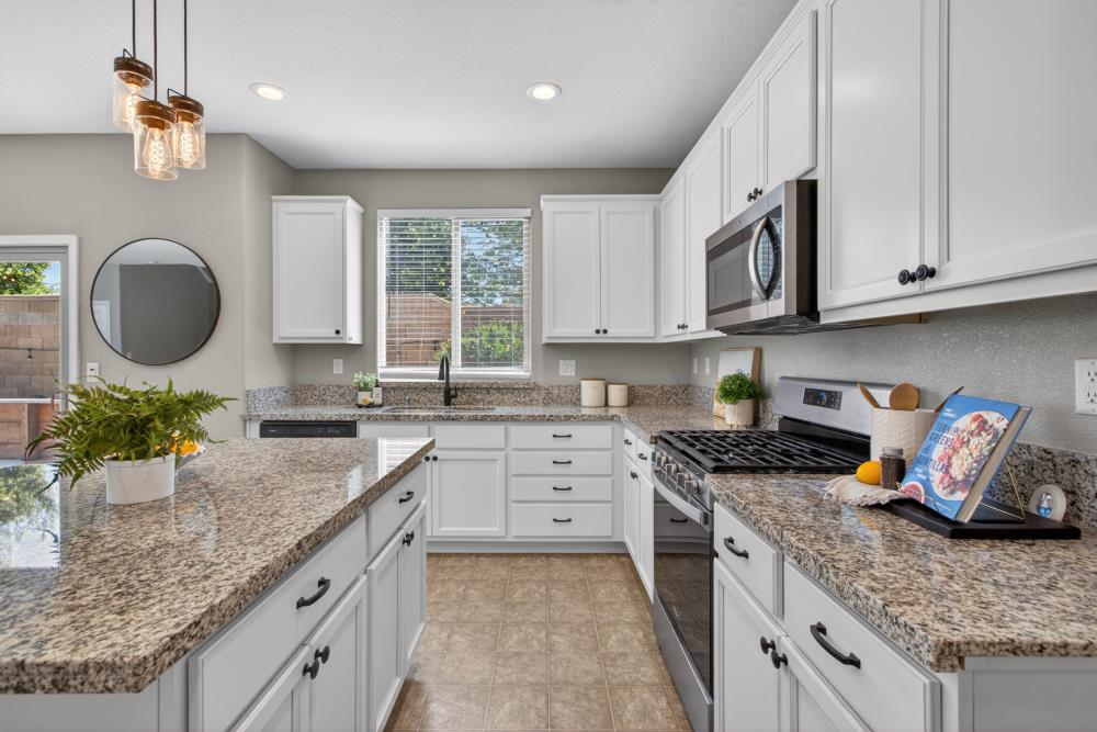 2797 Rainer Way Antelope, CA 95843 - Photo 5 of 57