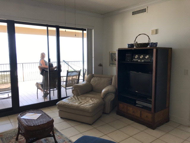 27284 Gulf Road, Unit 712 Orange Beach, AL 36561 - Photo 2 of 30 Living Room