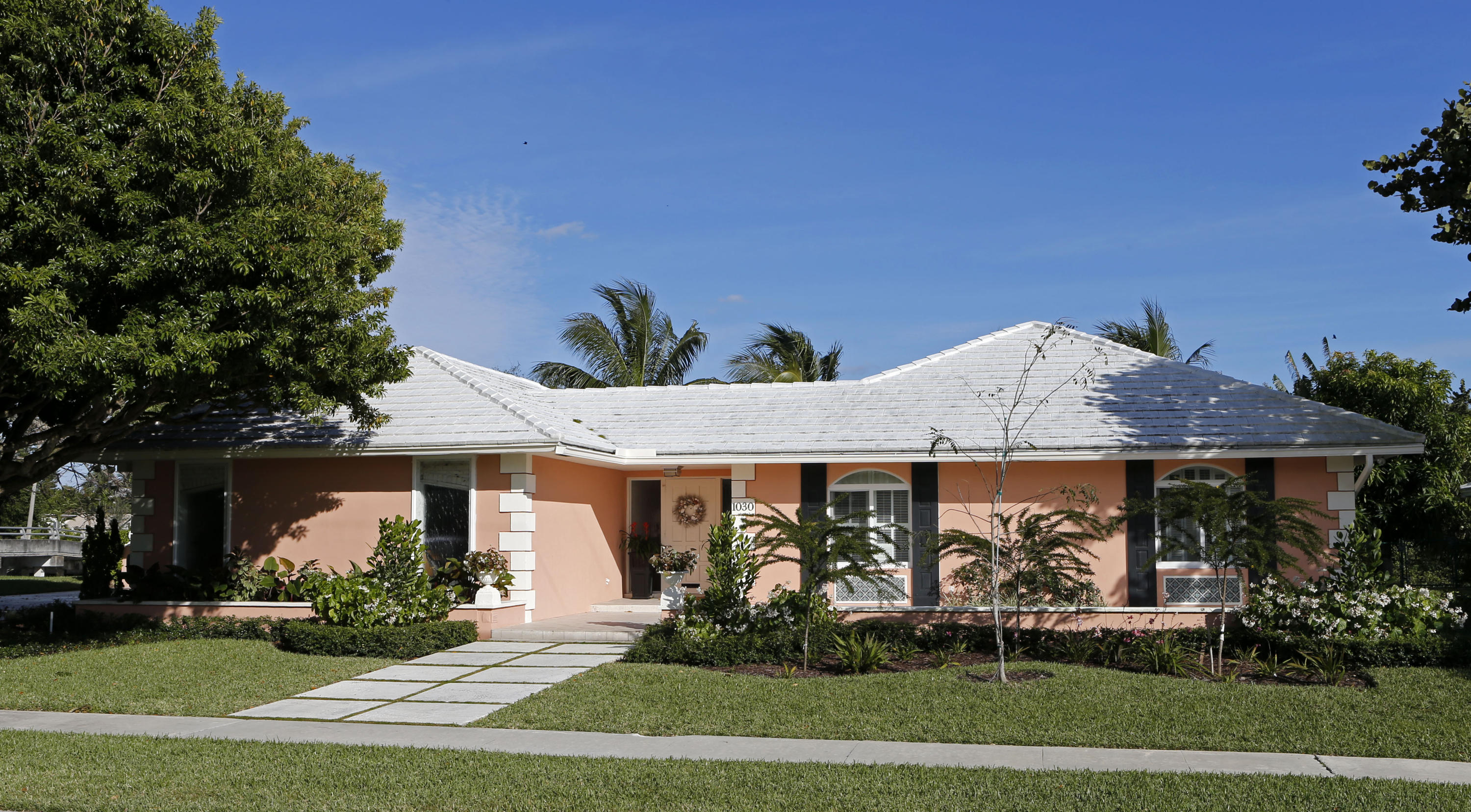 1030 Cypress Way Boca Raton, FL 33486 - Photo 27 of 28 Front View