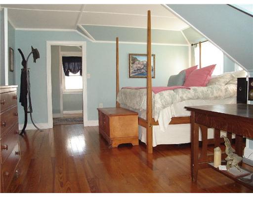 30 Beach Road Bristol, RI 02809 - Photo 6 of 12 Master Bedroom.