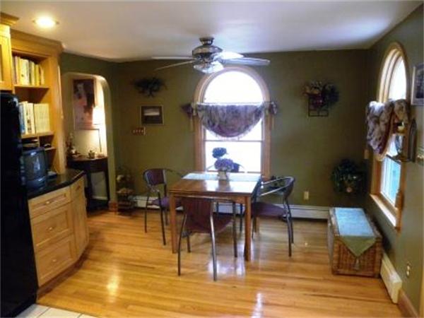 93 Bay State Road Melrose, MA 02176 - Photo 4 of 23 Gallery Image 4