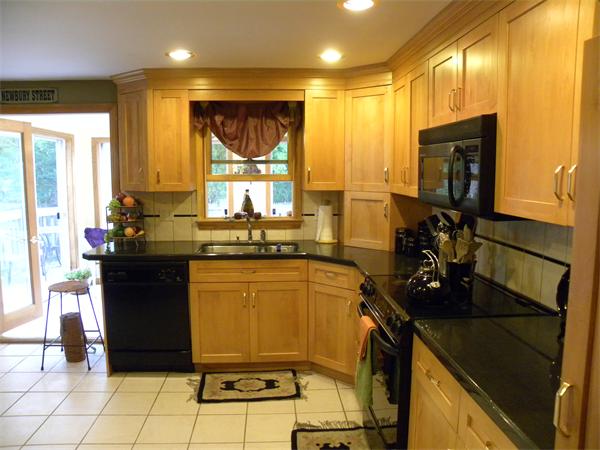 93 Bay State Road Melrose, MA 02176 - Photo 5 of 23 Gallery Image 5