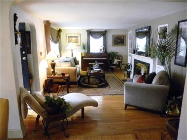 93 Bay State Road Melrose, MA 02176 - Photo 7 of 23 Gallery Image 7
