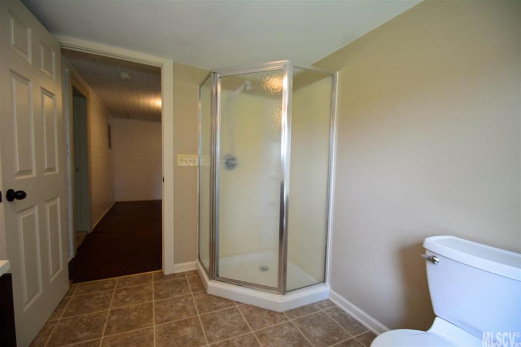 1733 Travis Road Conover, NC 28613 - Photo 8 of 23 Gallery Image 8