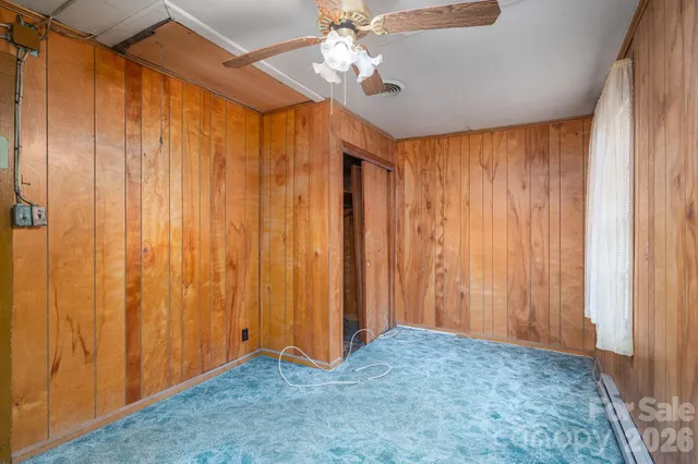 a view of entryway with a front door