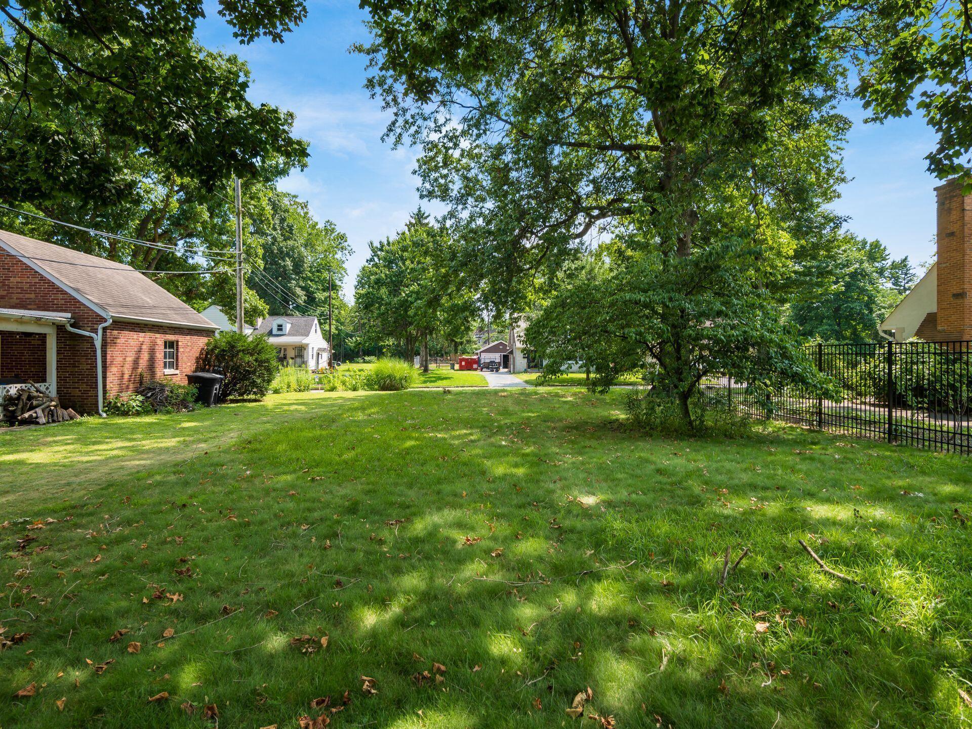 2518 Dover Road Columbus, OH 43209 - Photo 4 of 5 005_4099ef_C - 2518 Dover 005