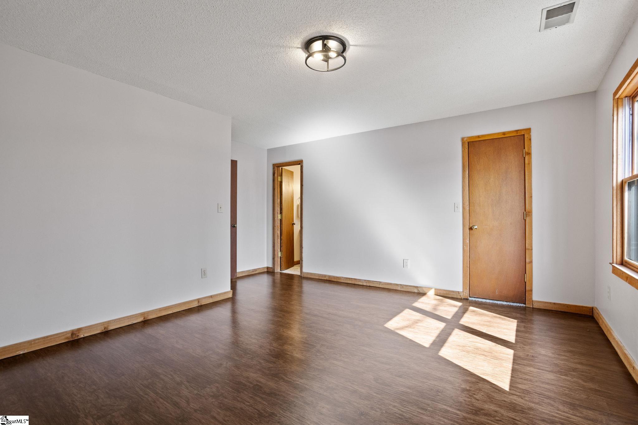98 Blue Lake Road Greenville, SC 29617 - Photo 15 of 36 Gallery Image 15