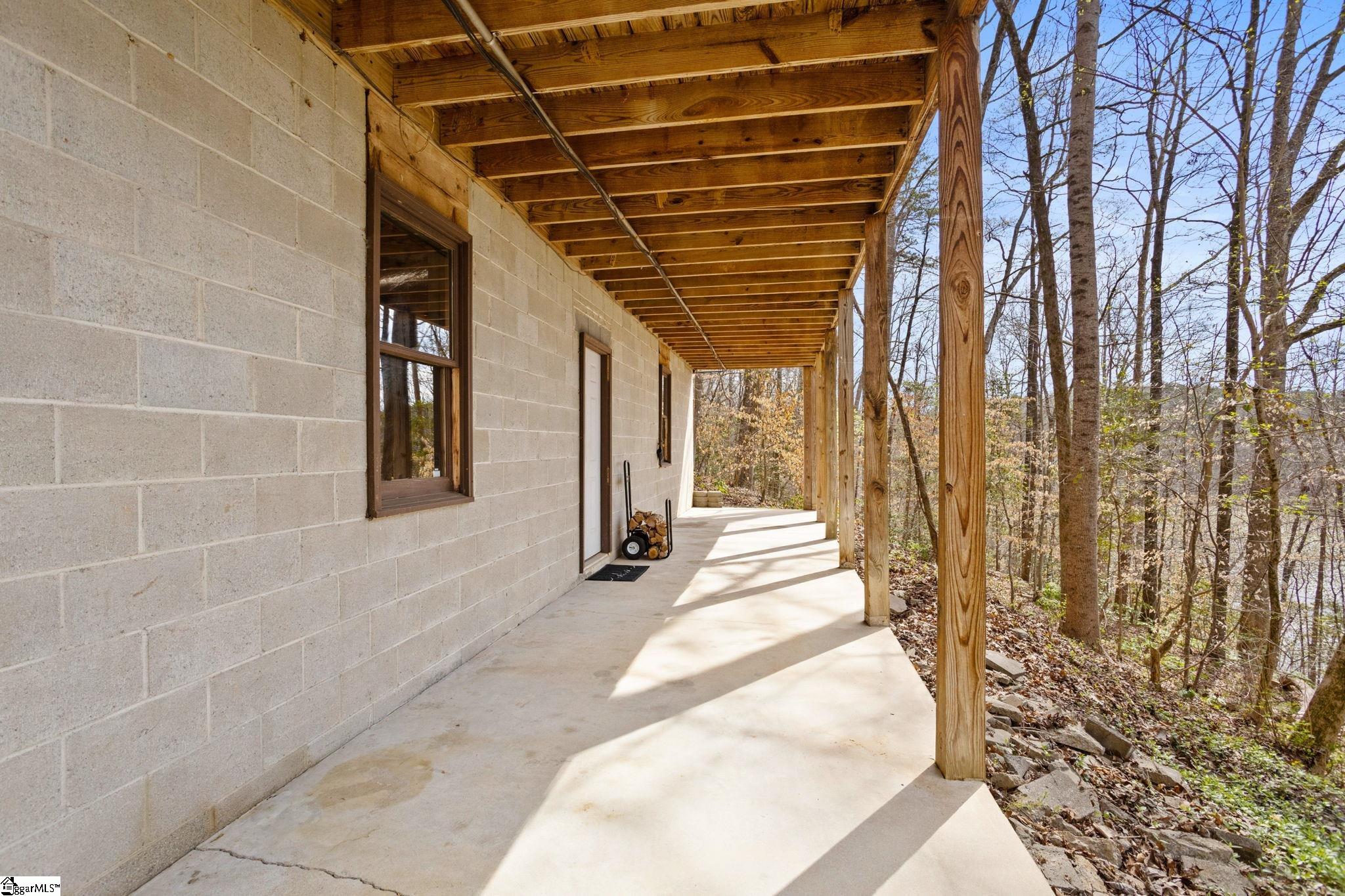 98 Blue Lake Road Greenville, SC 29617 - Photo 29 of 36 Gallery Image 29