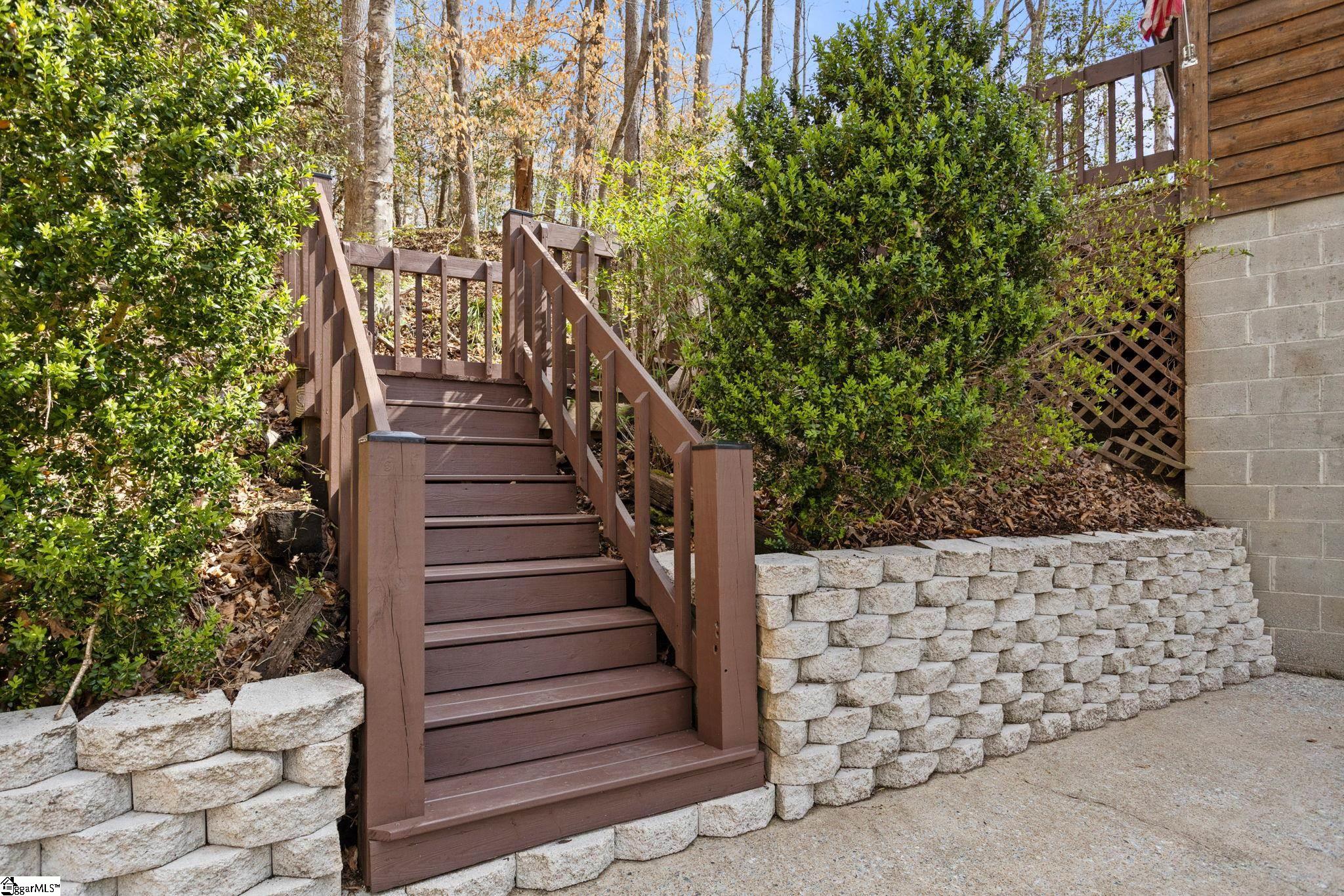 98 Blue Lake Road Greenville, SC 29617 - Photo 5 of 36 Gallery Image 5