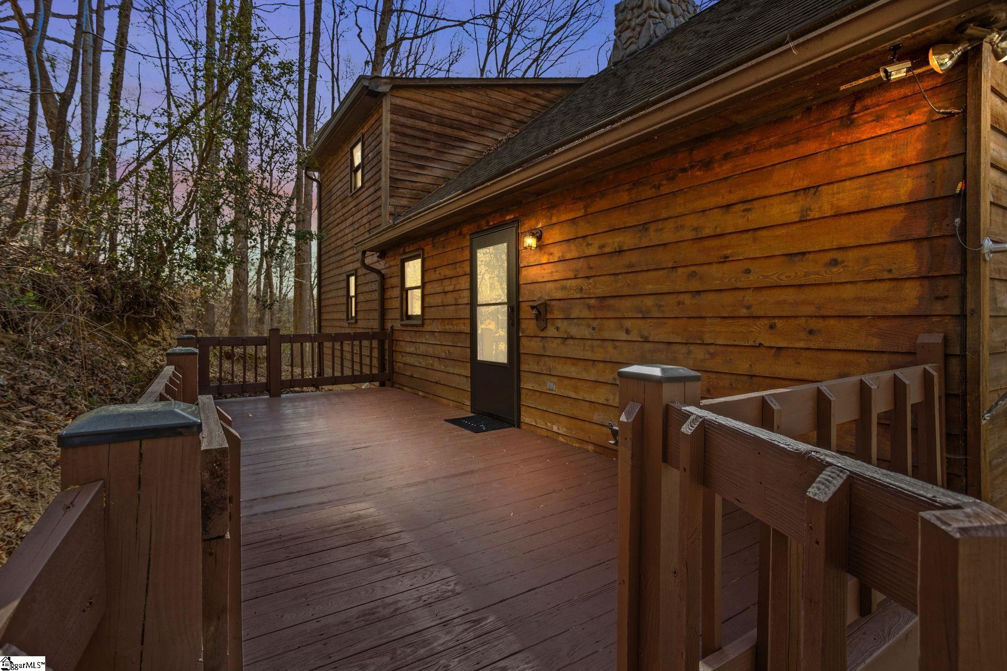 98 Blue Lake Road Greenville, SC 29617 - Photo 6 of 36 Gallery Image 6