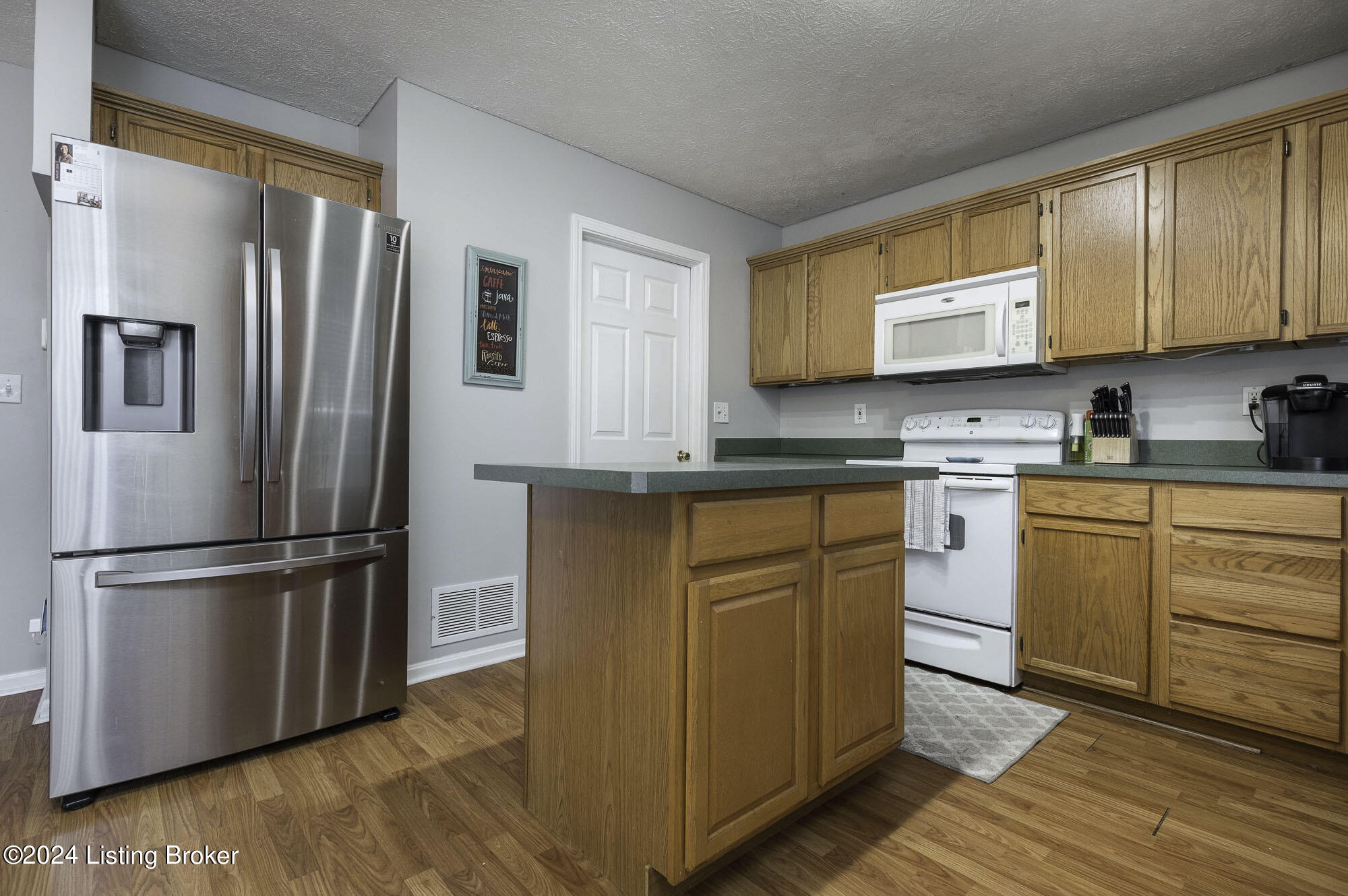 6513 Harrogate Road Louisville, KY 40229 - Photo 12 of 41 Harogate012