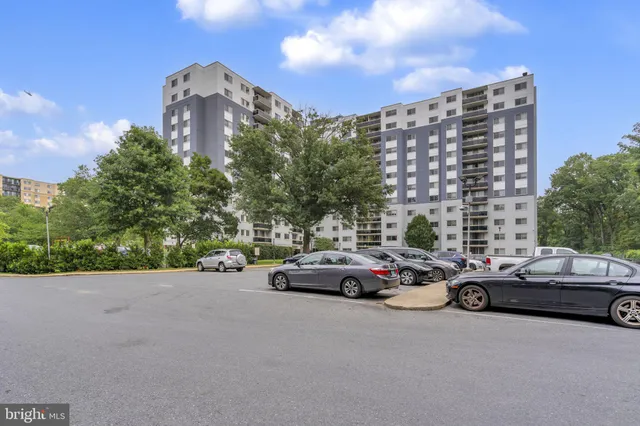 a car parked in front of a building