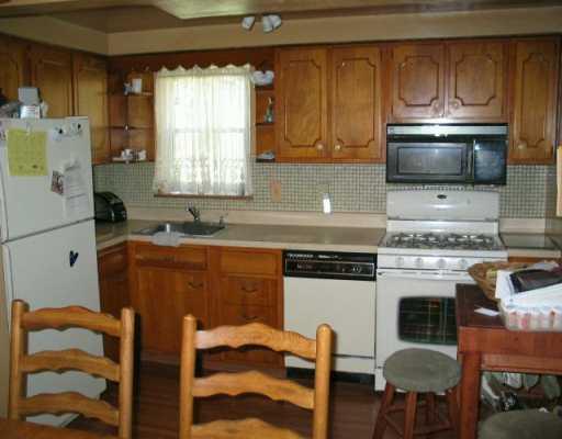 1907 Bower Hill Road Pittsburgh, PA 15243 - Photo 4 of 8 Kitchen.