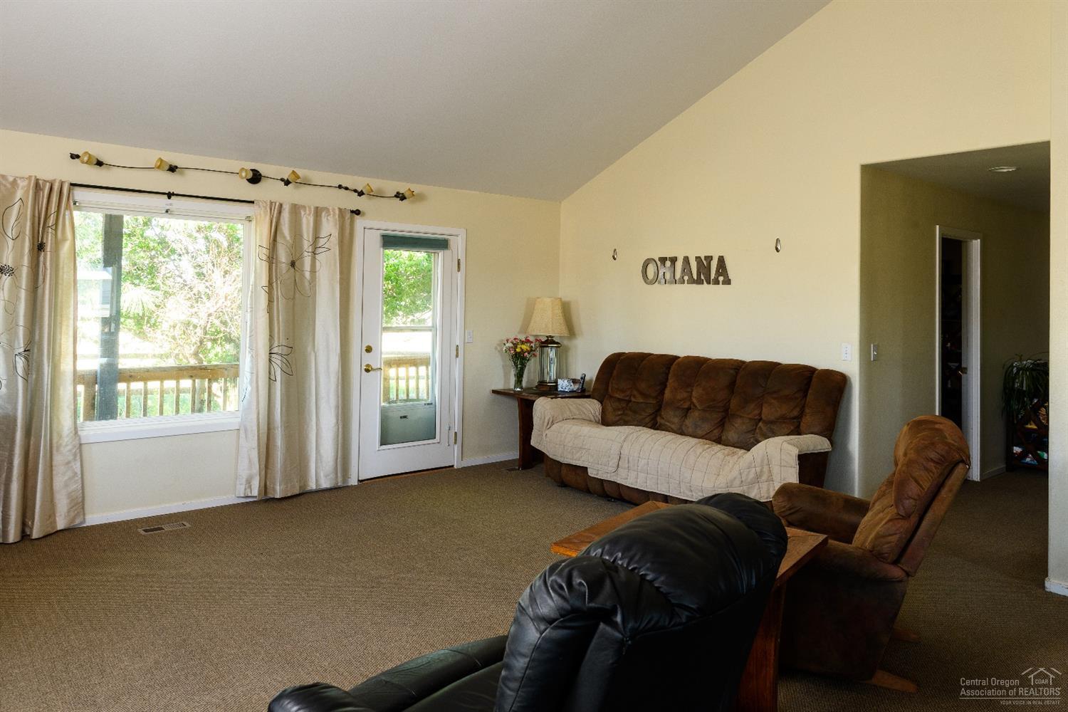 20250 Marsh Road Bend, OR 97703 - Photo 17 of 24 Additional Photo