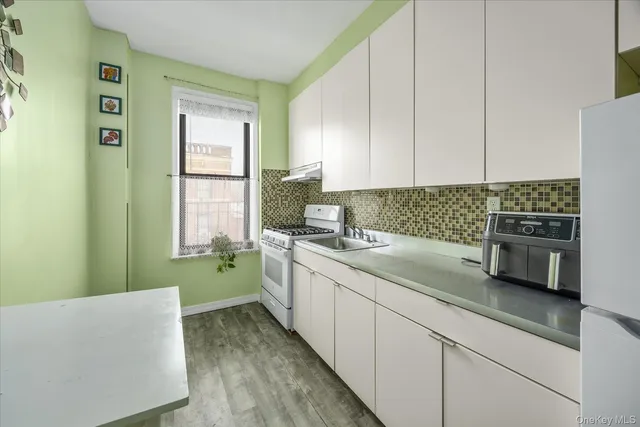 $315,000 | 7401 4th Avenue, Unit D5 | Bay Ridge