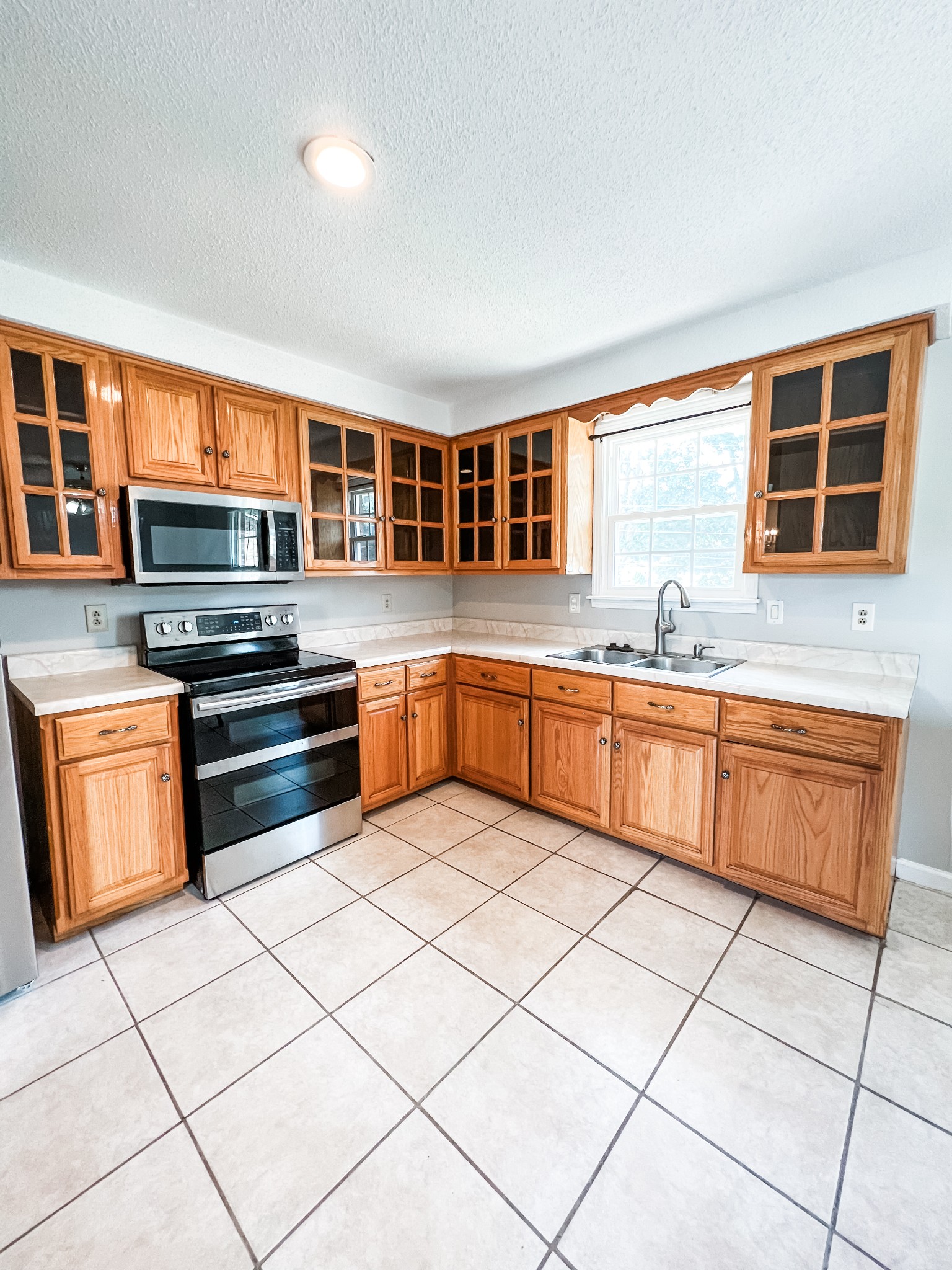 301 Jordan Road Clarksville, TN 37042 - Photo 8 of 30