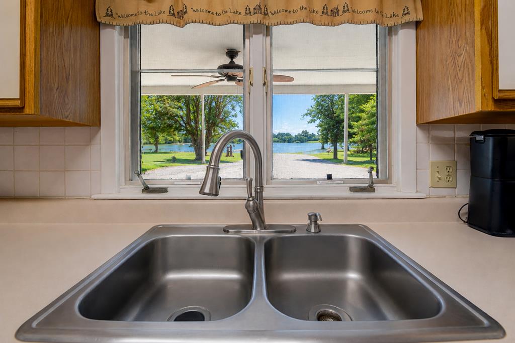 5290 Lakeview Road Chincoteague Island, VA 23336 - Photo 19 of 54