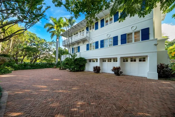 $19,800,000 | 100 Cape Florida Drive, Key Biscayne, FL 33149