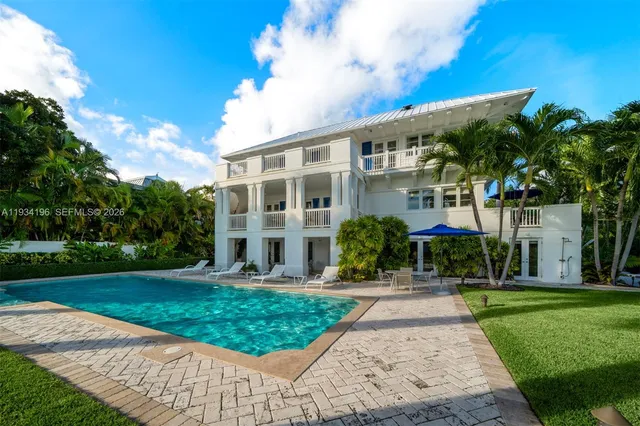 $19,800,000 | 100 Cape Florida Drive, Key Biscayne, FL 33149
