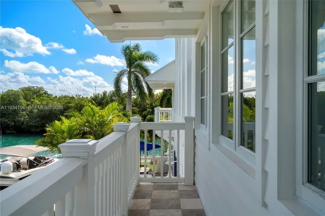 $19,800,000 | 100 Cape Florida Drive, Key Biscayne, FL 33149
