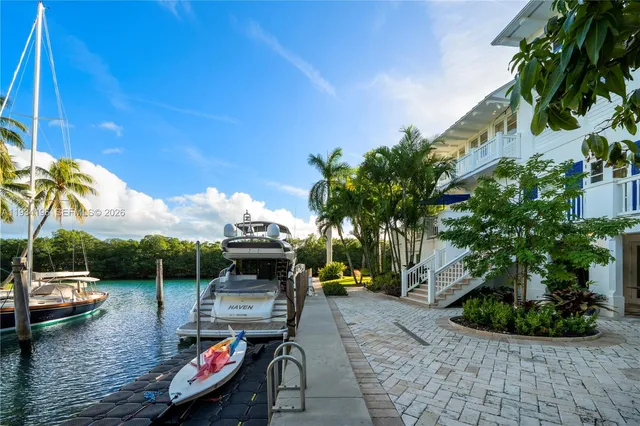 $19,800,000 | 100 Cape Florida Drive, Key Biscayne, FL 33149
