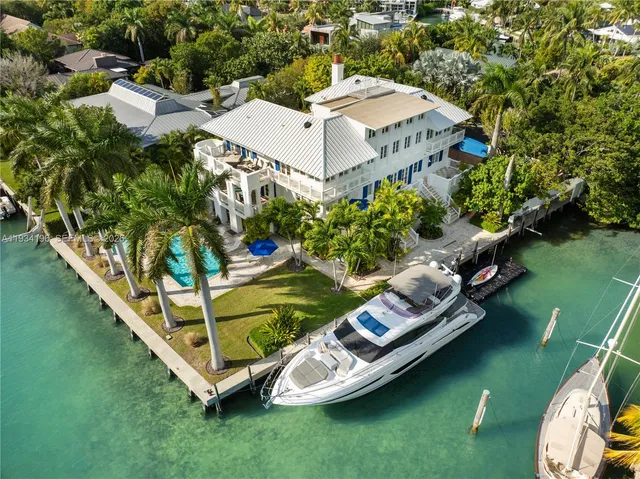 $19,800,000 | 100 Cape Florida Drive, Key Biscayne, FL 33149