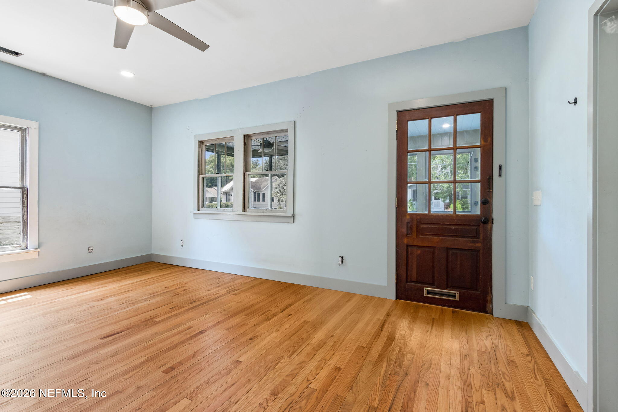 3866 Valencia Road Jacksonville, FL 32205 - Photo 10 of 37 Living Room