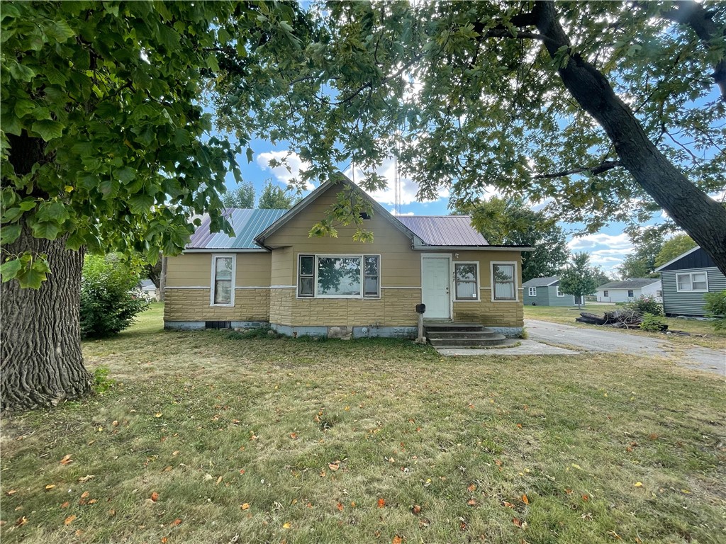 707 East 2nd Street Assumption, IL 62510 - Photo 2 of 22