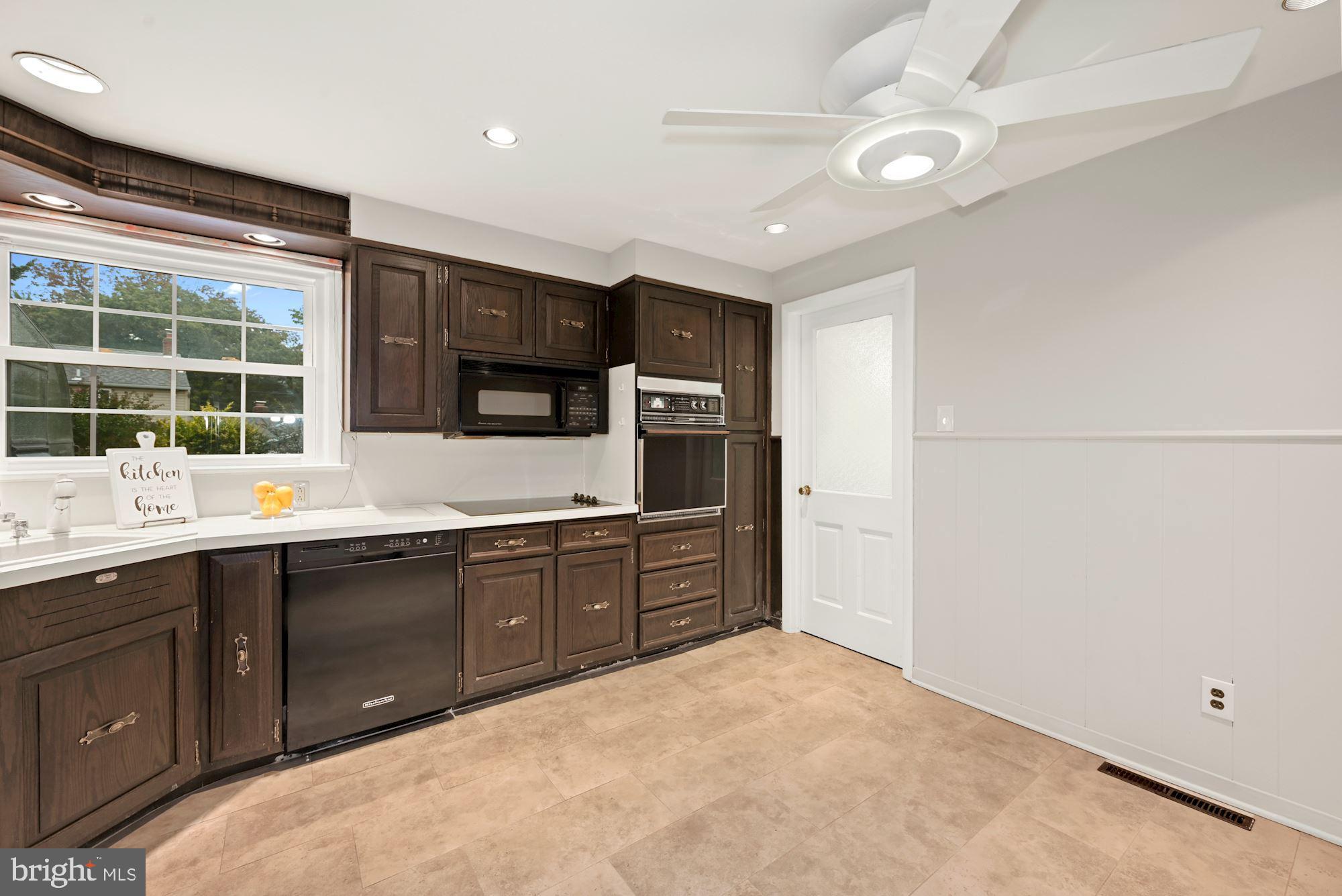 216 Harvest Road Cherry Hill, NJ 08002 - Photo 12 of 33