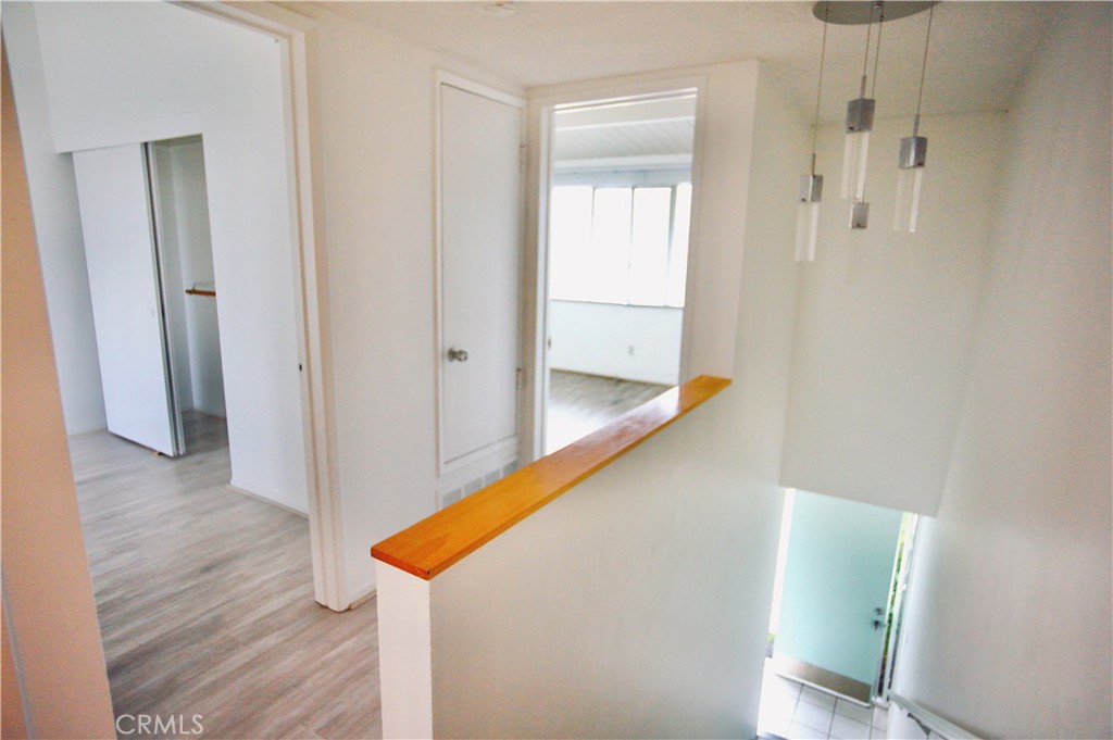 462 Seaward Road Corona del Mar, CA 92625 - Photo 20 of 25 HALLWAY
